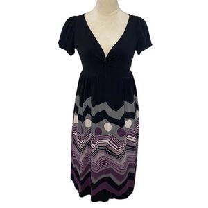 Max Studio dress XS black with gray/purple chevron pattern short sleeve v-neck